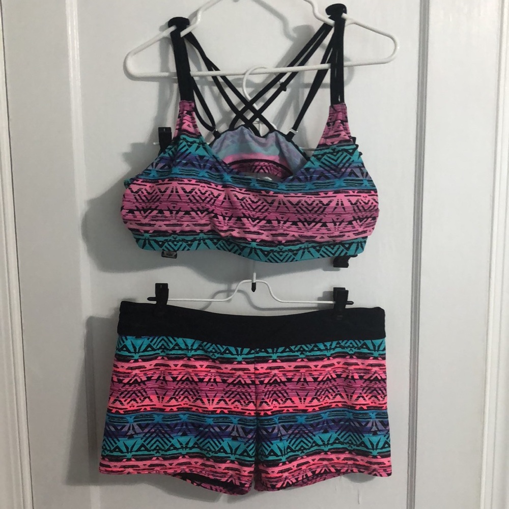 Tribal 2 piece Swim Top & Shorts size XL